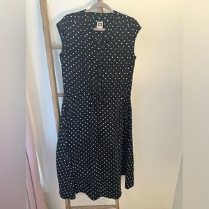 Anne Klein polka dot dress with pockets.